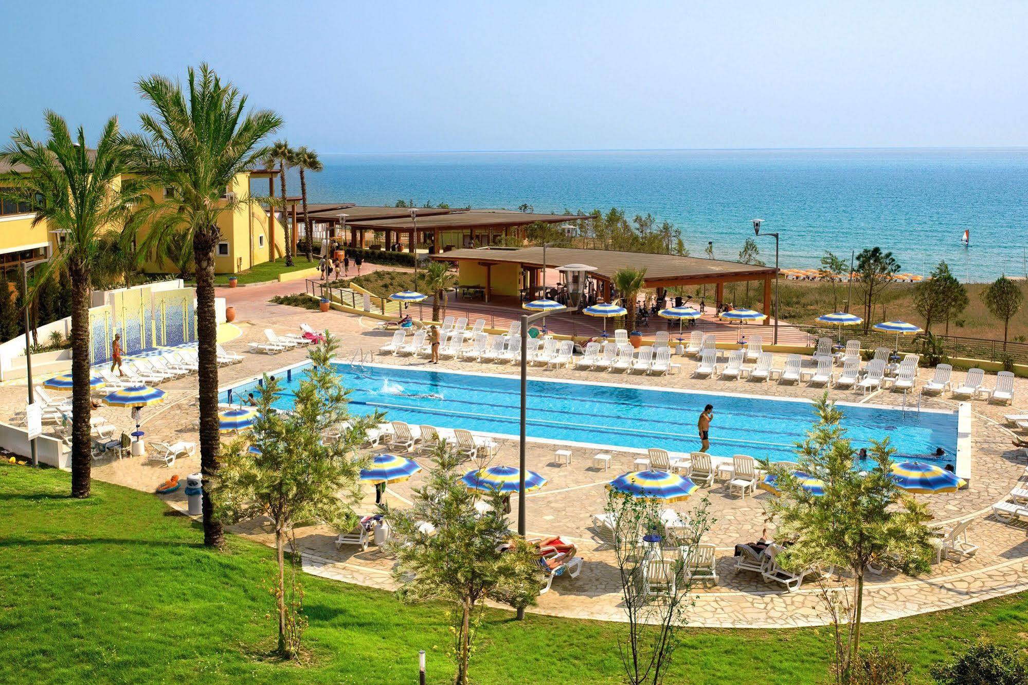 Serenusa Resort Ліката Екстер'єр фото